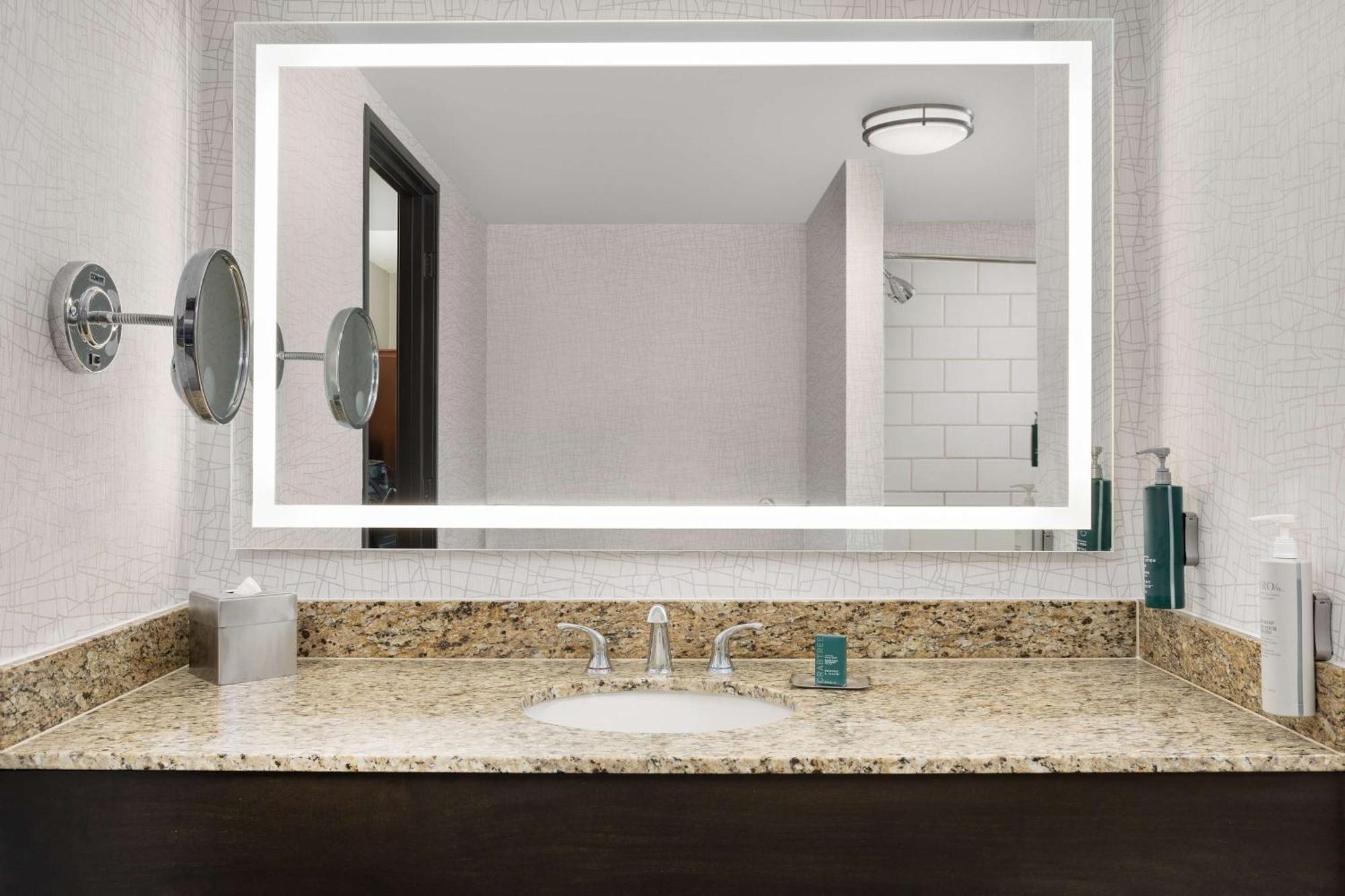 Hotel Doubletree By Hilton Chicago O'Hare Airport-Rosemont Zewnętrze zdjęcie